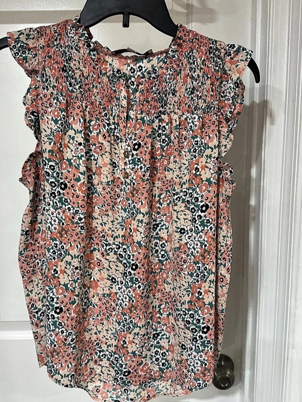 LOFT Floral Smocked Blouse in Coral Size Small Like New